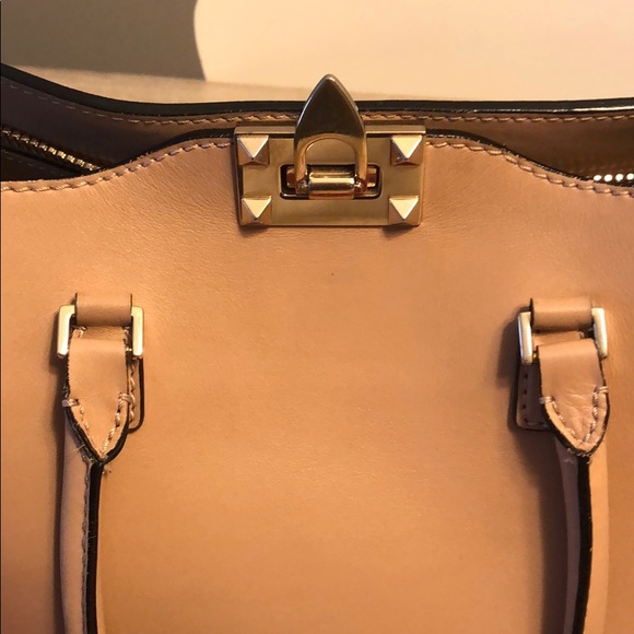 VALENTINO Rockstud Medium Tote in Beige - Picture 3 of 15